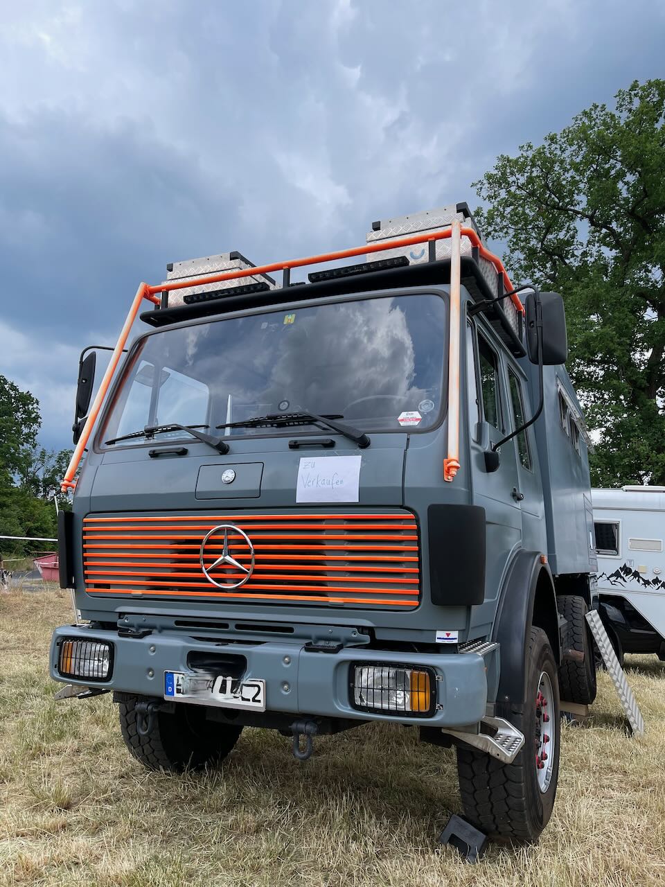 1222 Mercedes von vorne
