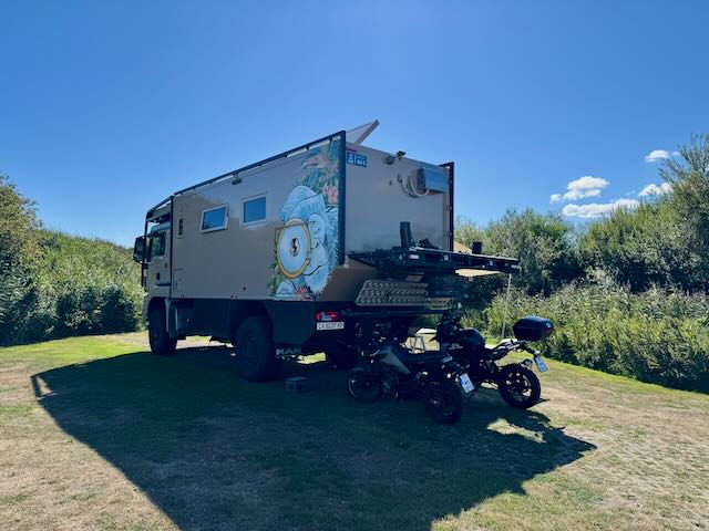 Die Motorräder sind bereit